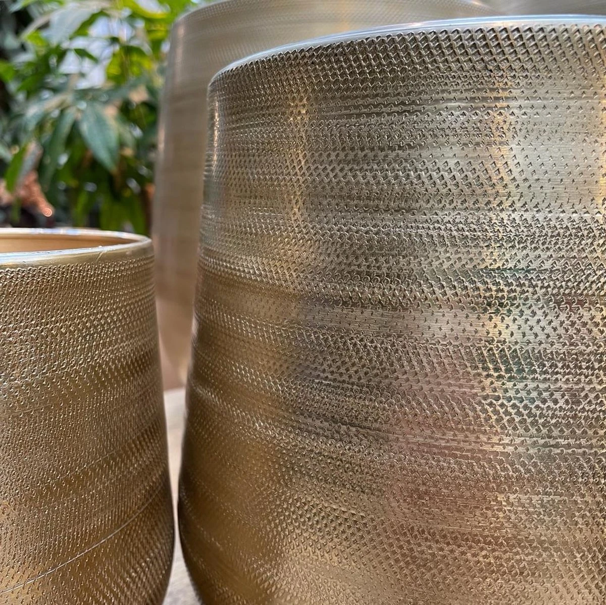 Merkloos Karakter Pot Alu Neo Gold ø40x40cm 1 Merkloos Karakter Pot Alu Neo Gold ø40x40cm