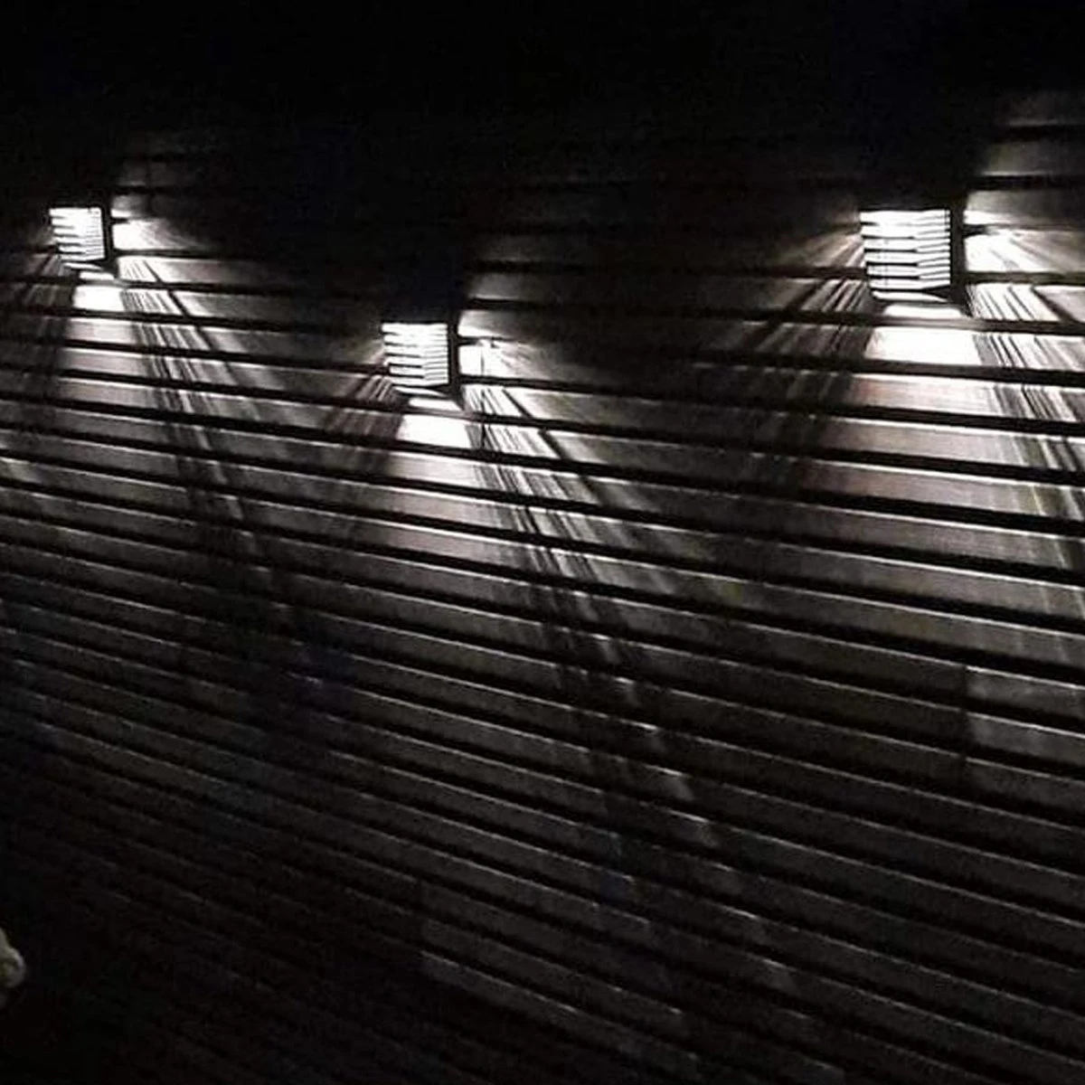 4x HOFTRONIC Dono - Solar Wandlamp Buiten - IP65 Waterdicht - Wintersolar Technologie Monokristal Zonnepaneel - 3000K Warm Wit (sfeervol) - Solar Tuinverlichting Zonne Energie 7 4x HOFTRONIC Dono - Solar Wandlamp Buiten - IP65 Waterdicht - Wintersolar Technologie Monokristal Zonnepaneel - 3000K Warm Wit (sfeervol) - Solar Tuinverlichting Zonne Energie - Afbeelding 7