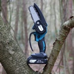 NovarGarden® Mini Kettingzaag NG1 - Met 2x Accu - Takkenzaag - Snoeizaag - Electrisch - Handzaag - Boomzaag - 21V -Tuingereedschaps Winkel 1200x1200 355