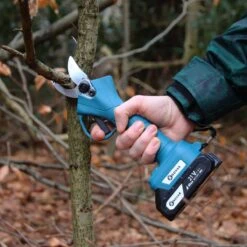 NovarGarden® Elektrische Snoeischaar NG1 - 2x Accu - Elektrisch - Takkenschaar - Op Batterij - 28mm 19 NovarGarden® Elektrische Snoeischaar NG1 - 2x Accu - Elektrisch - Takkenschaar - Op Batterij - 28mm -Tuingereedschaps Winkel 1200x1200 425