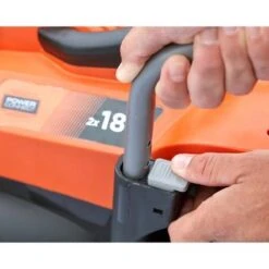 Black & Decker BLACK+DECKER BCMW3318N-XJ Grasmaaier - 18V - 33cm - Excl. Accu & Lader 25 Black & Decker BLACK+DECKER BCMW3318N-XJ Grasmaaier - 18V - 33cm - Excl. Accu & Lader -Tuingereedschaps Winkel 1200x1200 442