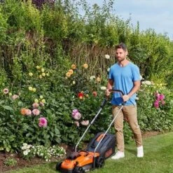 Black & Decker BLACK+DECKER BCMW3318N-XJ Grasmaaier - 18V - 33cm - Excl. Accu & Lader 28 Black & Decker BLACK+DECKER BCMW3318N-XJ Grasmaaier - 18V - 33cm - Excl. Accu & Lader -Tuingereedschaps Winkel 1200x1200 444