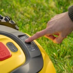 Powerplus POWXG6305 Robotmaaier - 18V - Voor Gazons Tot Ca. 500m² - Maaibreedte 180mm - Incl. Laadstation En Accessoires 15 Powerplus POWXG6305 Robotmaaier - 18V - Voor Gazons Tot Ca. 500m² - Maaibreedte 180mm - Incl. Laadstation En Accessoires -Tuingereedschaps Winkel 1200x1200 450