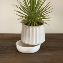 Riviera Maison Plantenbak Rond, Bloempot Met Ribbel - RM Let It Grow Planter - Wit - Porselein - Maat S -Tuingereedschaps Winkel 1200x1200 799