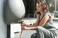 Elho Pure Raindrop 70L - Geel/Oker -Tuingereedschaps Winkel 1200x800 145