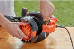 Black & Decker BLACK+DECKER BEBLV300SB-QS Bladblazer - 404 Km/u - 3000W - Zuig-/blaasfunctie - Gesnoerd 14 Black & Decker BLACK+DECKER BEBLV300SB-QS Bladblazer - 404 Km/u - 3000W - Zuig-/blaasfunctie - Gesnoerd -Tuingereedschaps Winkel 1200x808