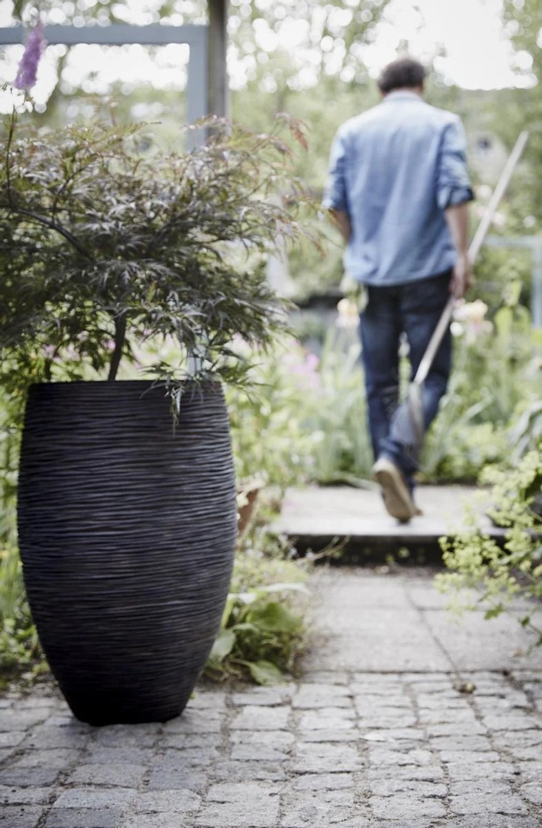 Capi Europe - Vaas Elegant Deluxe Rib NL - 56x84 - Zwart - Voor Binnen En Buiten - KBLR1132 5 Capi Europe - Vaas Elegant Deluxe Rib NL - 56x84 - Zwart - Voor Binnen En Buiten - KBLR1132 - Afbeelding 5